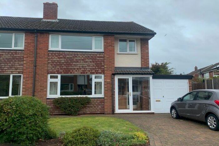 3 Bedroom Property To Rent In Lynfield Road, Lichfield WS13