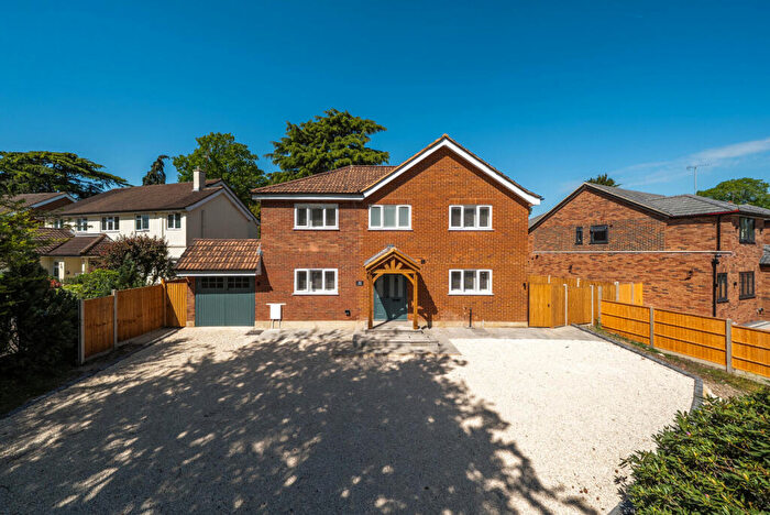 4 Bedroom Detached House For Sale In The Gateway, Woodham, GU21