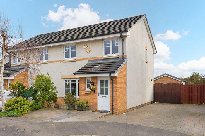 3 Bedroom Semi Detached House For Sale In Jute Place, Kirkcaldy, KY1