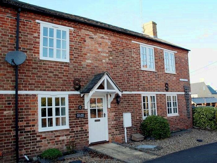 2 Bedroom Terraced House To Rent In Church Street, Silverstone, NN12