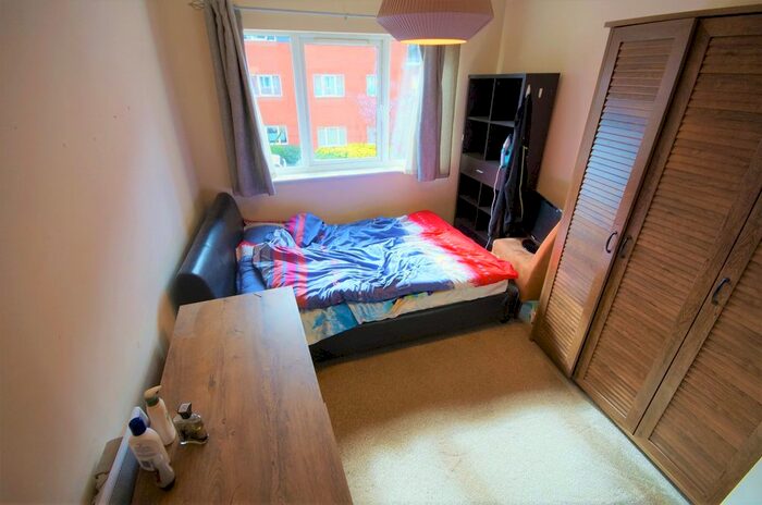 2 Bedroom Flat To Rent In Conisbrough Keep, Coventry, CV1
