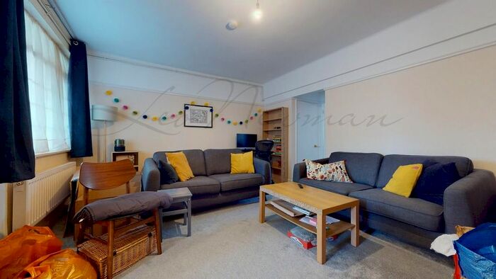 2 Bedroom Flat To Rent In Sunnyside, Cricklewood, NW2