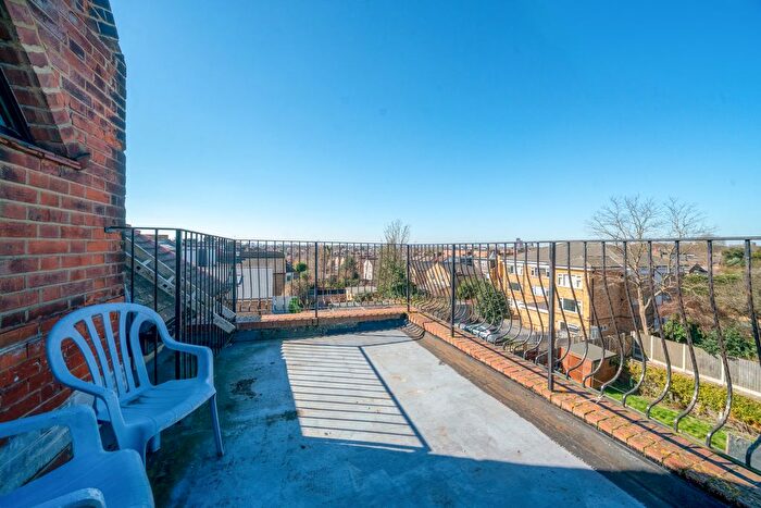 1 Bedroom Flat To Rent In Whipps Cross Road, London, E11