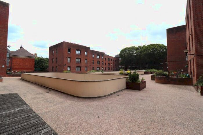 1 Bedroom Flat To Rent In Marian Court, Gloucester, GL1