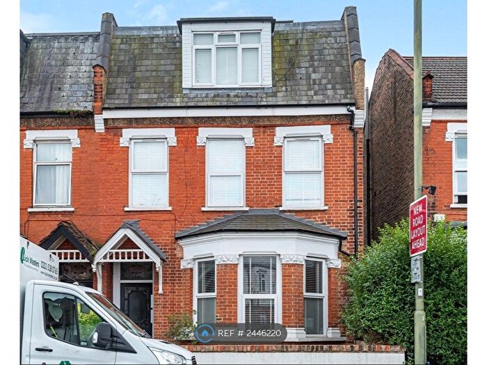 1 Bedroom Flat To Rent In Woodhouse Road, London, N12