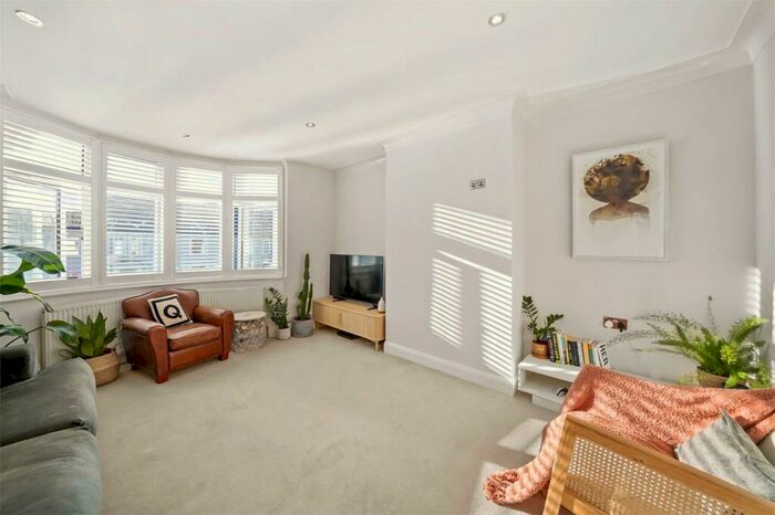 1 Bedroom Apartment To Rent In Wheathill Road, London, SE20