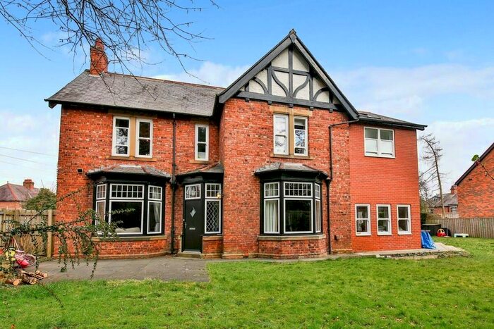 5 Bedroom Semi-Detached House To Rent In Dipwood Road, Rowlands Gill, NE39