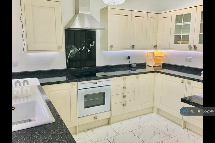 3 Bedroom Semi-Detached House To Rent In The Mall, Harrow, HA3