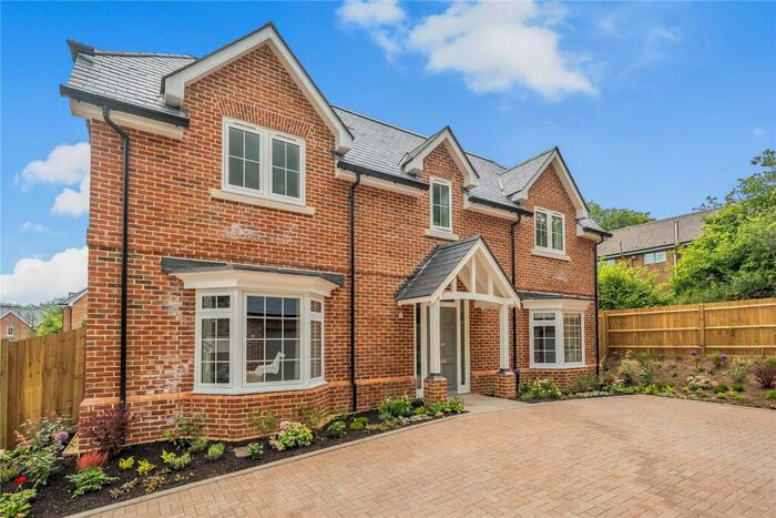 4 Bedroom Detached House For Sale In Saunders Lane, Awbridge, Romsey, Hampshire, SO51