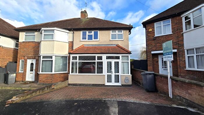 3 Bedroom Semi Detached House For Sale In Glendower Close, Leicester, LE5