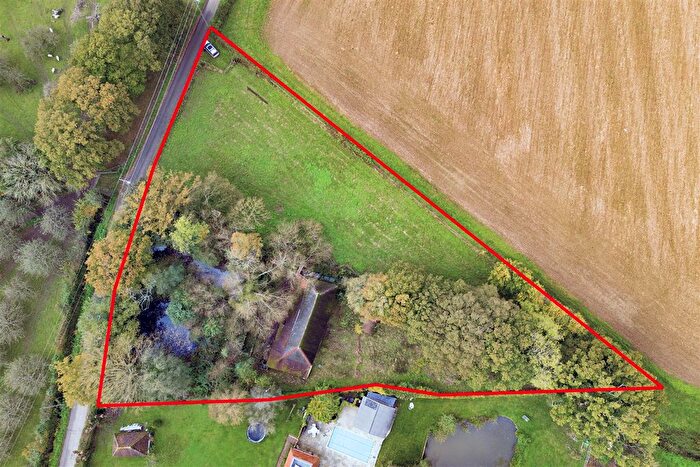 3 Bedroom Barn Conversion For Sale In Chickenden Lane, Staplehurst, Tonbridge, TN12