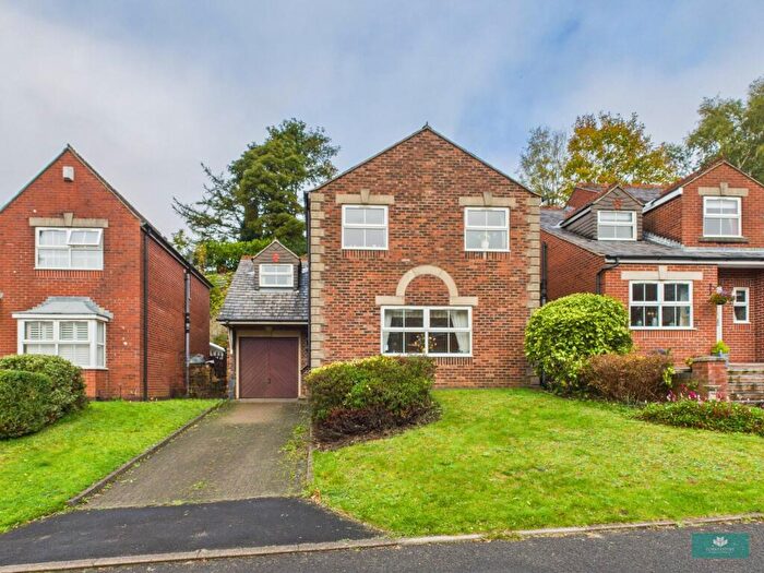 4 Bedroom Detached House For Sale In Millbrook Close, Shaw, OL2