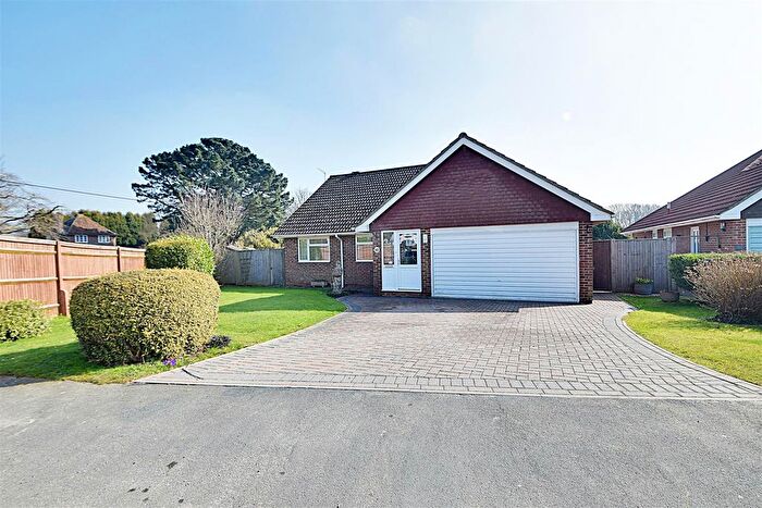 3 Bedroom Detached Bungalow For Sale In Thorne Crescent, Bexhill-On-Sea, TN39
