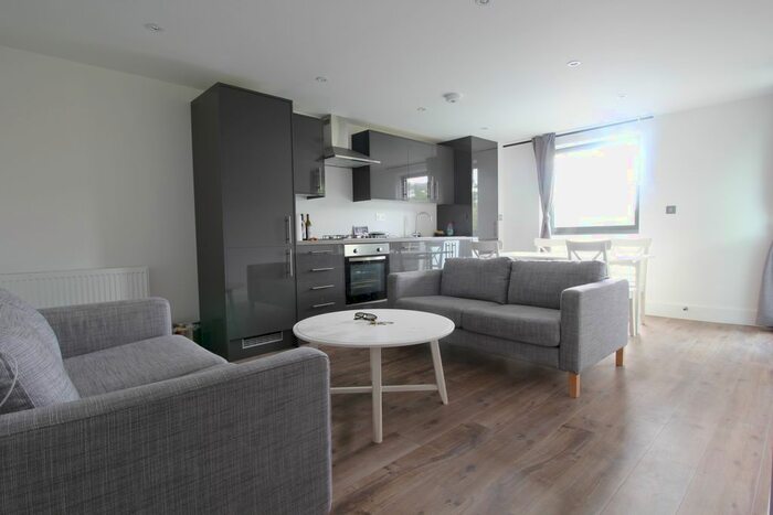 2 Bedroom Flat To Rent In Sahin House, Shacklewell Lane, Dalston, E8