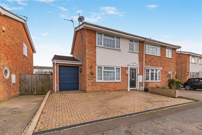 3 Bedroom Semi Detached House For Sale In Whitebeam Drive, Coxheath, Maidstone, ME17