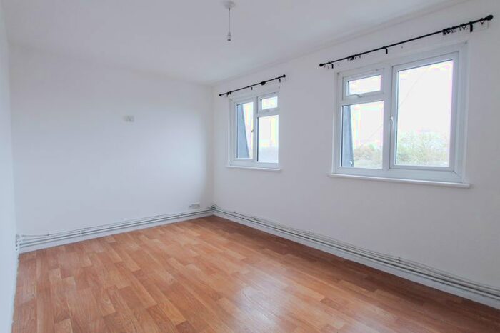 2 Bedroom Flat To Rent In Westmount Centre, Uxbridge Road, Hayes, UB4