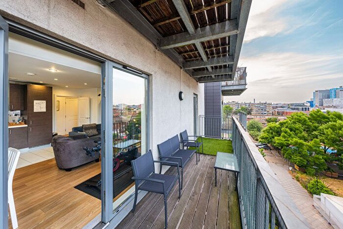 2 Bedroom Flat To Rent In Flat, Wilson Tower, Christian Street, London, E1