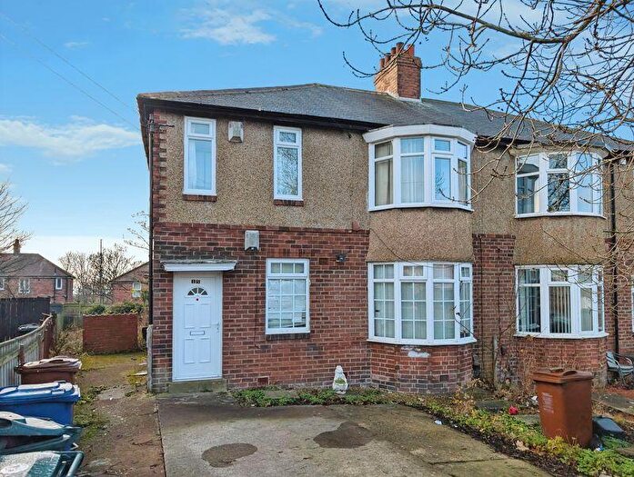 2 Bedroom Flat For Sale In Castleside Road, Denton Burn, Newcastle Upon Tyne, NE15