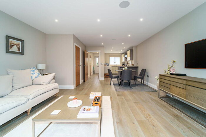 3 Bedroom Terraced House For Sale In Hawthorne Close, Byfleet, KT14