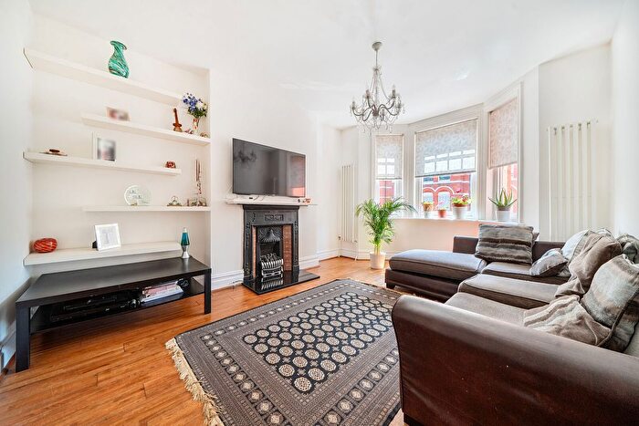 2 Bedroom Flat For Sale In Hamlet Gardens, Ravenscourt Park, London, W6