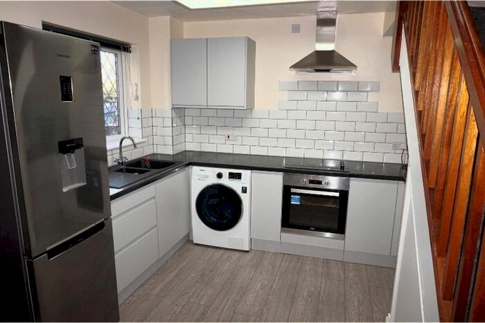 1 Bedroom End Of Terrace House To Rent In Nicholson Walk, Egham, TW20