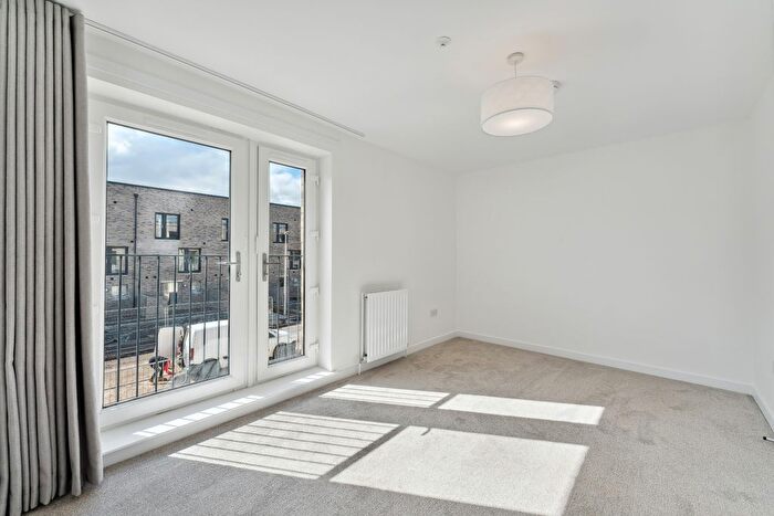 4 Bedroom Town House To Rent In Maltings Wynd, Dundashill, Glasgow, G4