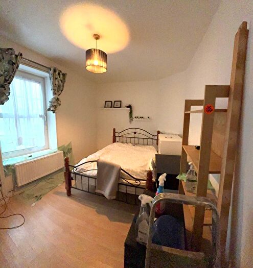 3 Bedroom Flat To Rent In Quaker Street, Shorditch, E1