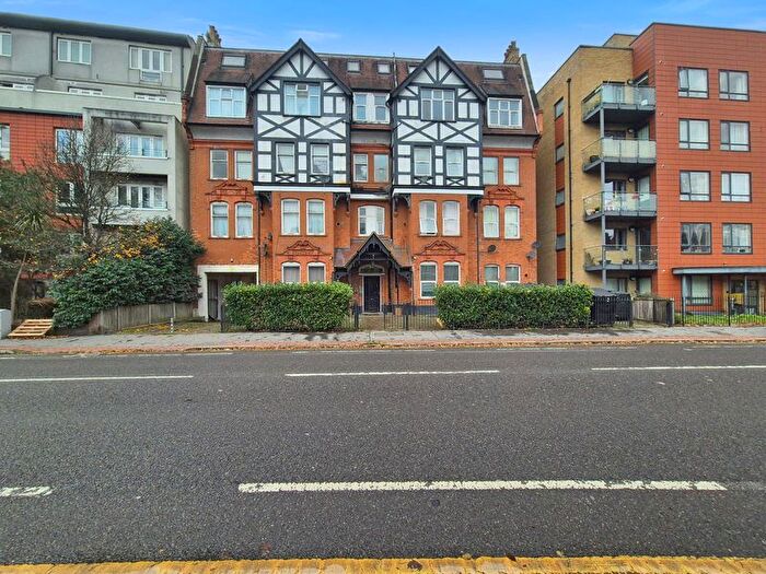 2 Bedroom Flat For Sale In Park Lane, Croydon, CR0