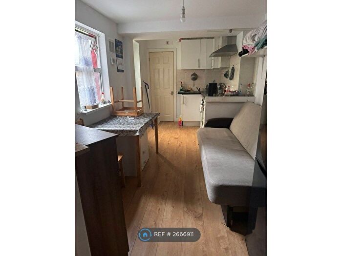 1 Bedroom Flat To Rent In Croyland Road, London, N9