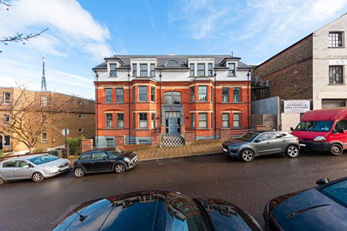 1 Bedroom Apartment For Sale In Jasper Road, Ranger Mansions, SE19