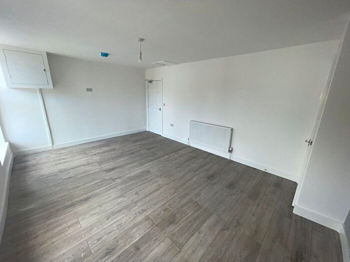 1 Bedroom Flat To Rent In Neath Road, Neath, SA11