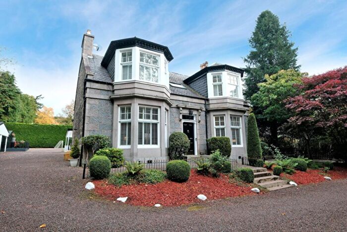 4 Bedroom Detached House For Sale In North Deeside Road, Milltimber, AB13