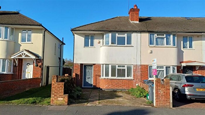 3 Bedroom End Terrace House For Sale In Rowan Crescent, London, SW16