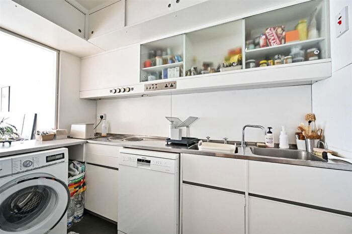 2 Bedroom Flat For Sale In Defoe House, Barbican, London, EC2Y