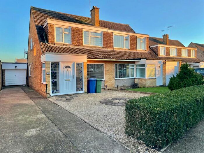 3 Bedroom Semi-Detached House To Rent In Adelaide Drive, Sittingbourne, ME10