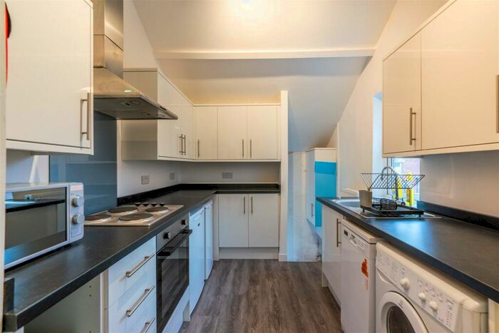 6 Bedroom Maisonette To Rent In £pppw - Grosvenor Road, Jesmond, NE2