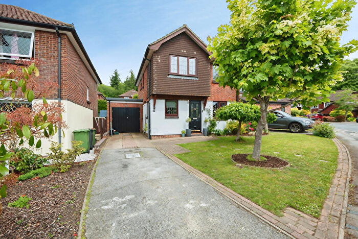 4 Bedroom Detached House For Sale In Mitre Copse, Bishopstoke, SO50