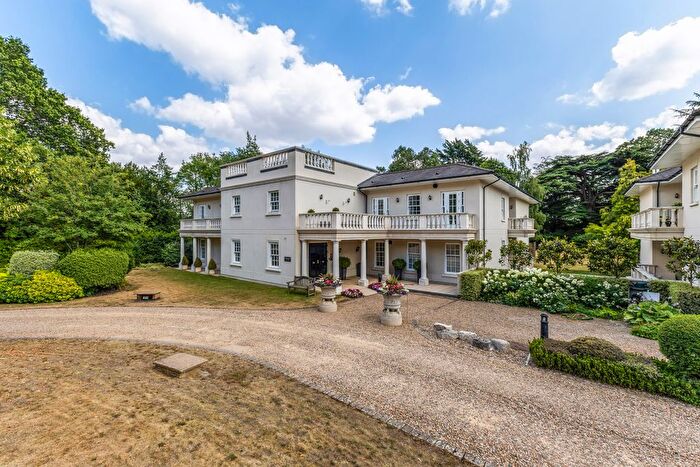 2 Bedroom Flat For Sale In Old Redding, Harrow, HA3