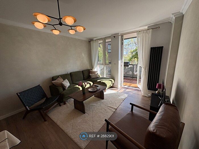 2 Bedroom Flat To Rent In Maypole Court, London, E3