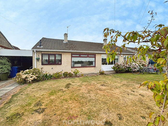 2 Bedroom Semi-Detached House For Sale In Park Crescent, Thorne, Doncaster, DN8