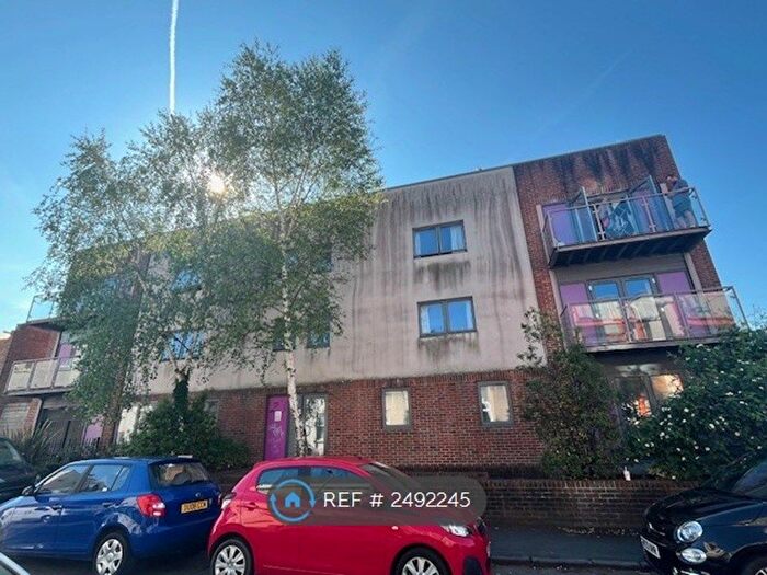 2 Bedroom Flat To Rent In Argyle Road, St. Pauls, Bristol, BS2