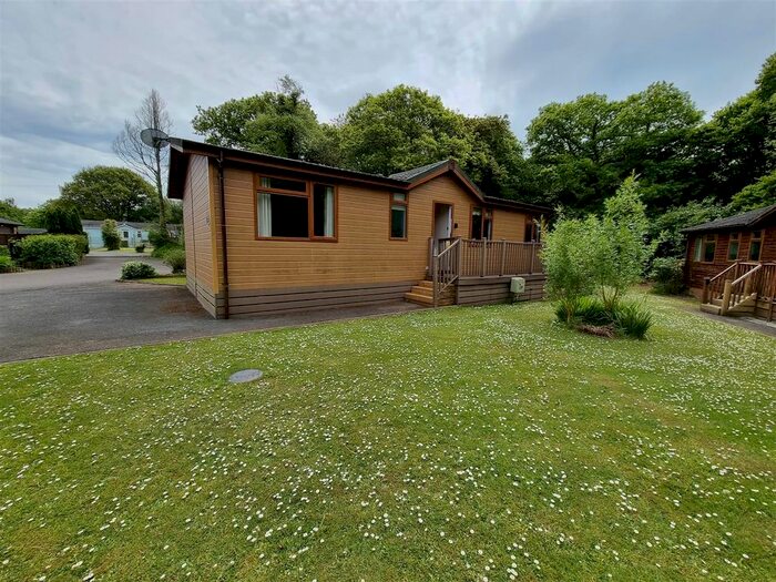 2 Bedroom Property For Sale In Whitstone, Holsworthy, EX22