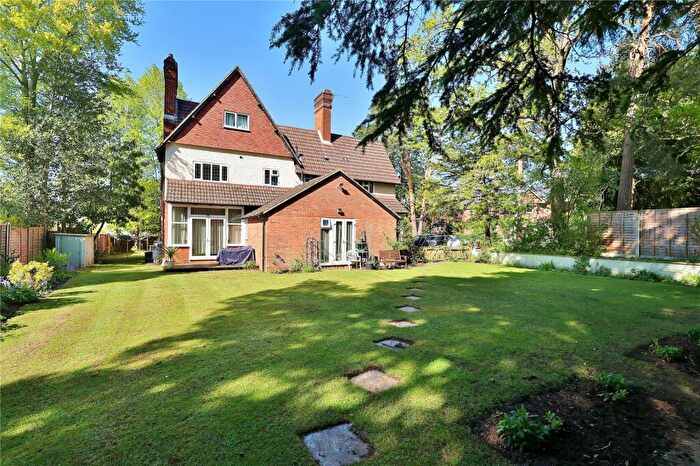 Apartment For Sale In Pembroke Road, Woking, Surrey, GU22