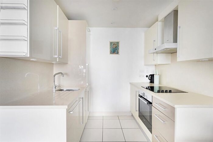 1 Bedroom Flat To Rent In New River Village, Hornsey, N8