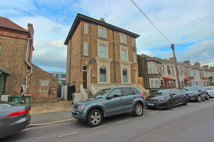 2 Bedroom Flat To Rent In St. Georges Road, London, E7