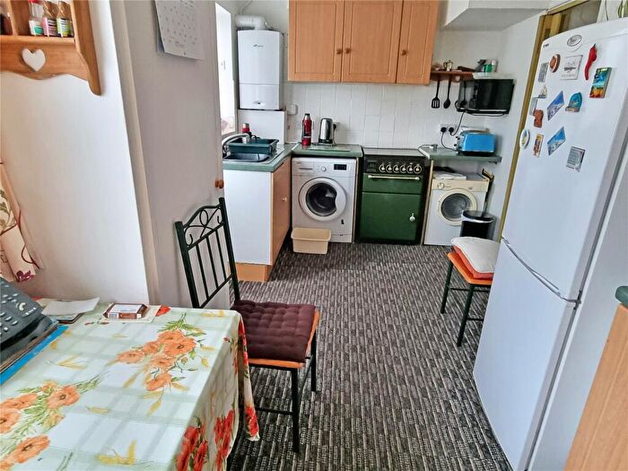 3 Bedroom Terraced House For Sale In Willowdene Close, New Milton, Hampshire, BH25