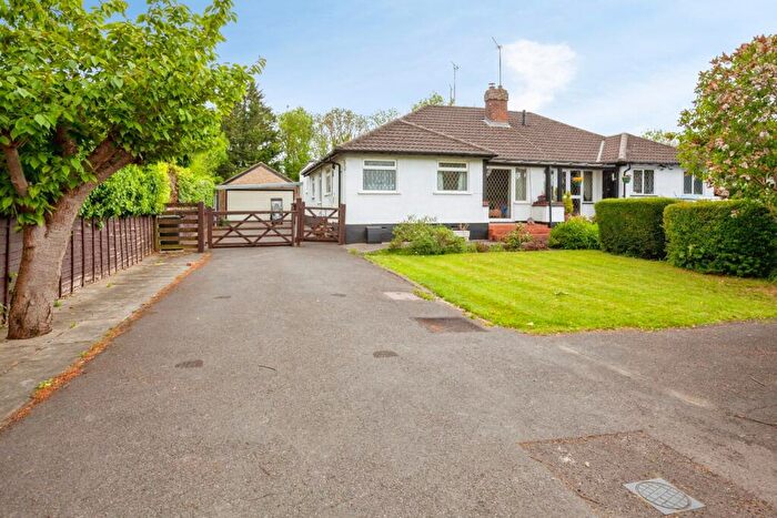 3 Bedroom Bungalow For Sale In Bray Road, Maidenhead, Berkshire, SL6