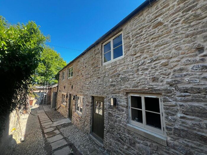 2 Bedroom Cottage To Rent In Market Street, Hexham, NE46