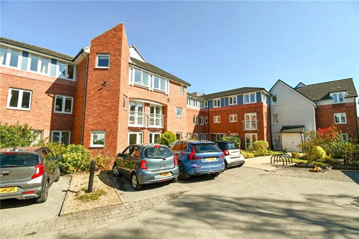 1 Bedroom Flat For Sale In Telegraph Road, Heswall, Wirral, CH60