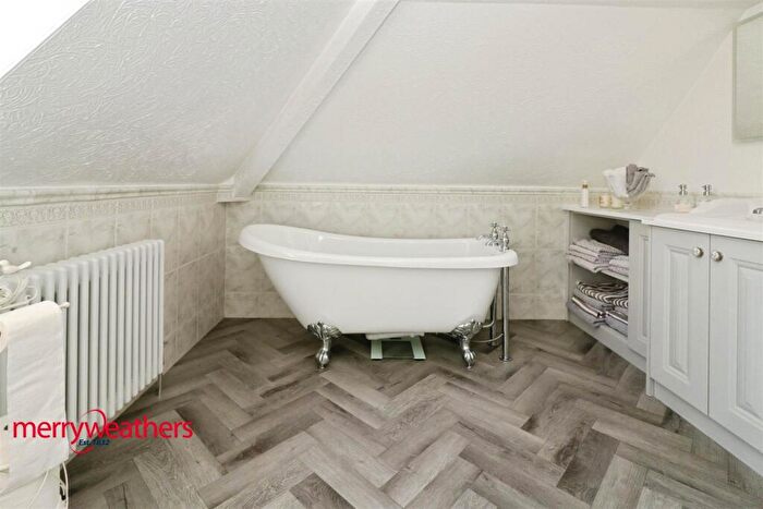 3 Bedroom Cottage For Sale In Worksop Road, Aston, Sheffield, S26